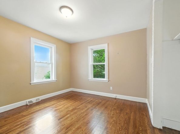 61 Boynton St, Waltham MA 02453
