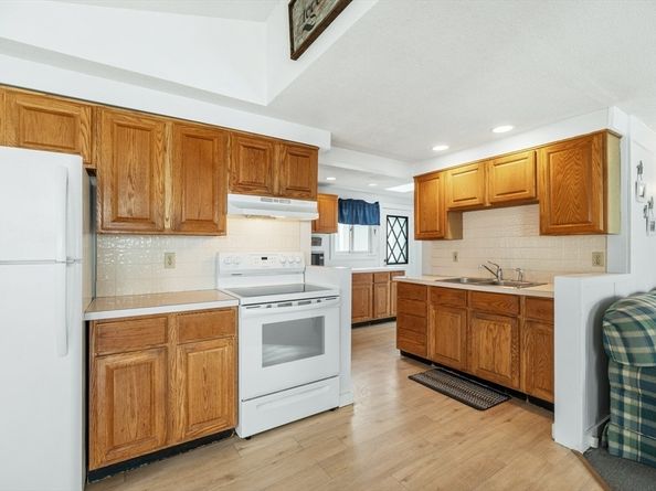 63 North Ridge Road, Ipswich MA 01938