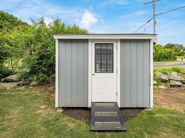 63 North Ridge Road, Ipswich MA 01938
