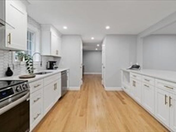 44 Dean Road, Wayland MA 01778