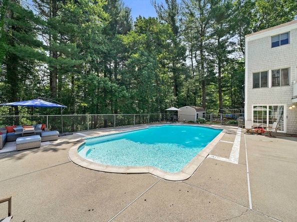89 Sunset Way, Pembroke MA 02359