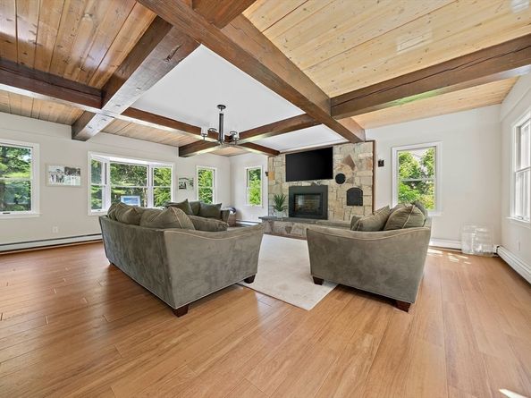 89 Sunset Way, Pembroke MA 02359