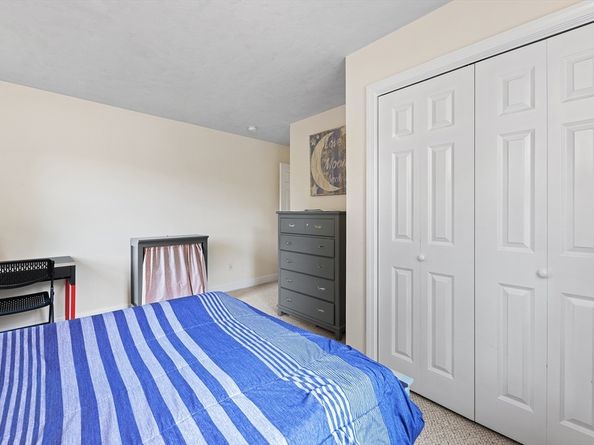 289 Weymouth St, Holbrook MA 02343