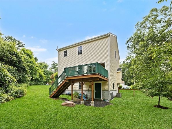 289 Weymouth St, Holbrook MA 02343