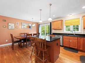 289 Weymouth St, Holbrook MA 02343
