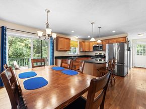 289 Weymouth St, Holbrook MA 02343