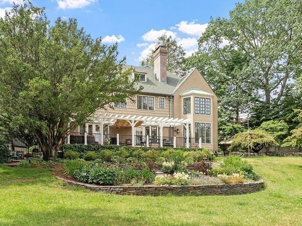 455 Puritan Rd, Swampscott MA 01907