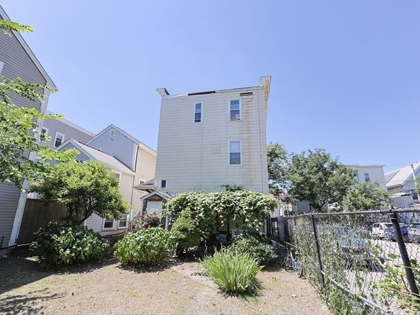 124 Amory St, Cambridge MA 02139