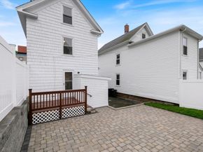18 Rantoul St, Beverly MA 01915