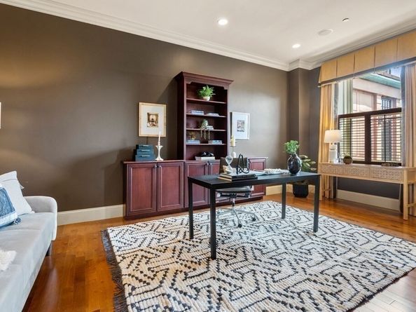 120 Seaver St E201, Brookline MA 02445