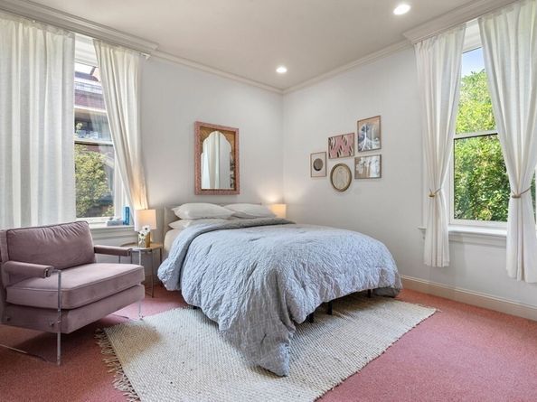 120 Seaver St E201, Brookline MA 02445
