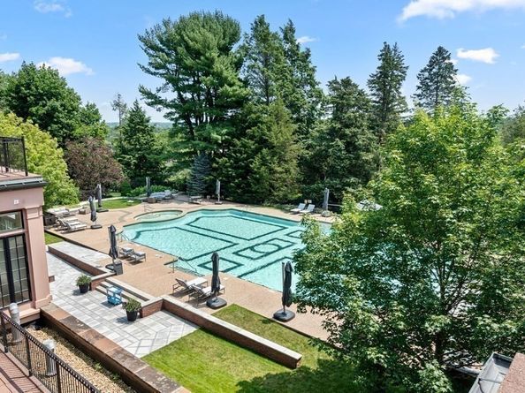 120 Seaver St E201, Brookline MA 02445
