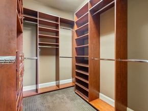 120 Seaver St E201, Brookline MA 02445
