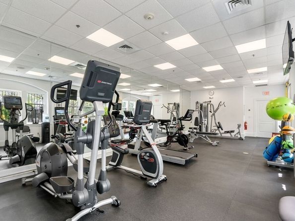 120 Seaver St E201, Brookline MA 02445