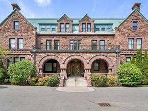 120 Seaver St E201, Brookline MA 02445