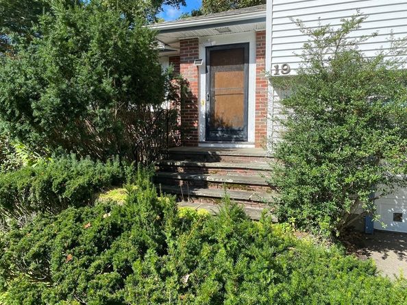 19 Cynthia Rd, Canton MA 02021