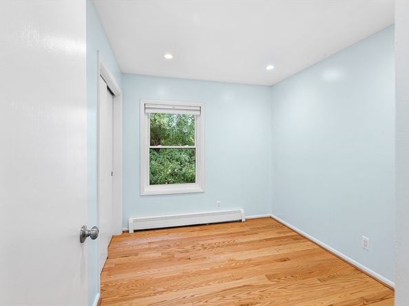 2 Howe Ter 3, Boston MA 02125