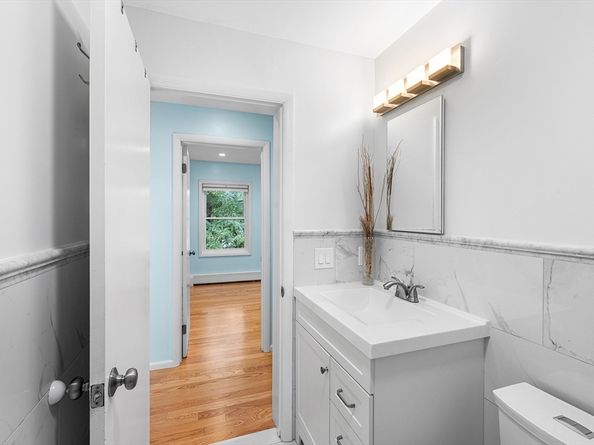 2 Howe Ter 3, Boston MA 02125