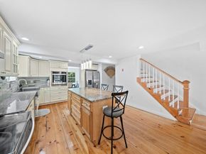 555 Webster St, Marshfield MA 02050