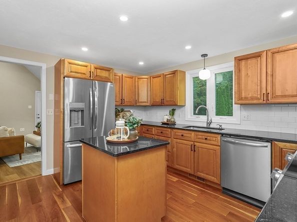 94 Hudson Rd, Stow MA 01775