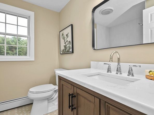 94 Hudson Rd, Stow MA 01775