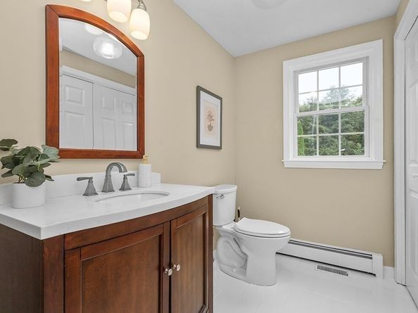 94 Hudson Rd, Stow MA 01775