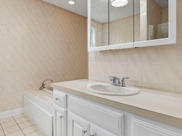 103 Barker St, North Andover MA 01845