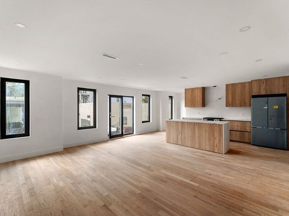 6 Devine Way 1, Boston MA 02127