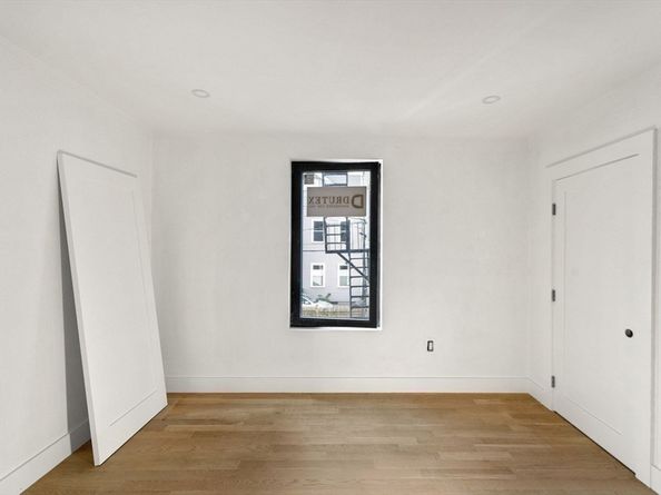 6 Devine Way 1, Boston MA 02127