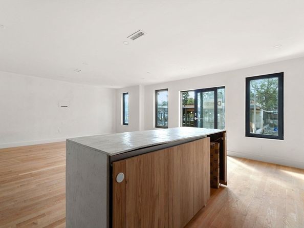 6 Devine Way 1, Boston MA 02127