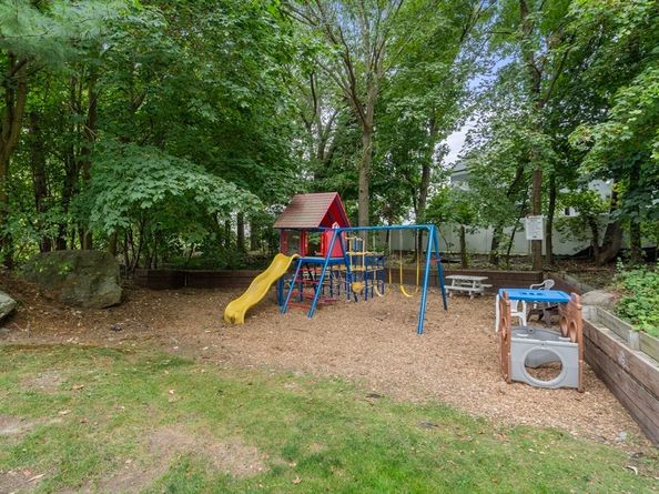 250 Hammond Pond Pkwy 1002N, Newton MA 02467