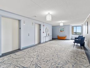 250 Hammond Pond Pkwy 1002N, Newton MA 02467