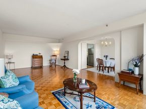 250 Hammond Pond Pkwy 1002N, Newton MA 02467