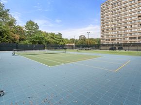 250 Hammond Pond Pkwy 1002N, Newton MA 02467