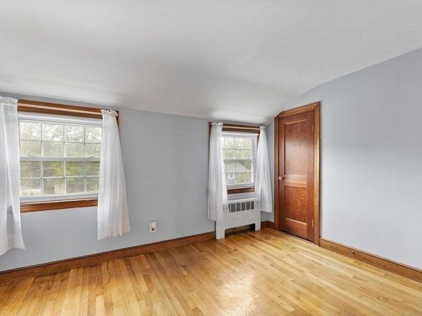 9 Pond Ter, Woburn MA 01801