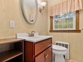 9 Pond Ter, Woburn MA 01801