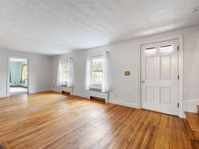 9 Pond Ter, Woburn MA 01801