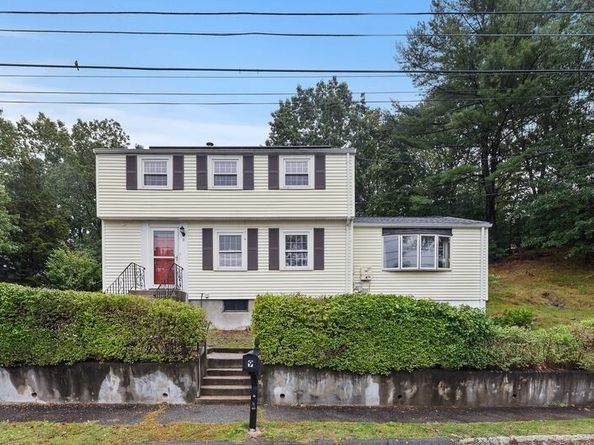9 Pond Ter, Woburn MA 01801