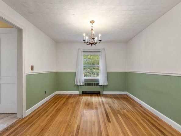 9 Pond Ter, Woburn MA 01801
