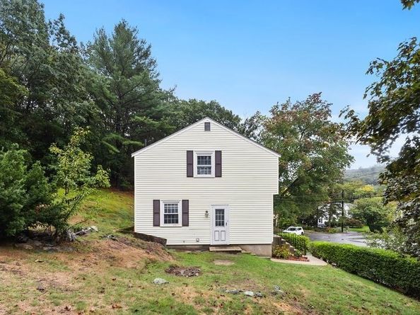 9 Pond Ter, Woburn MA 01801
