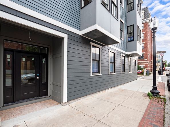 106-108 Bunker Hill St 6, Boston MA 02129