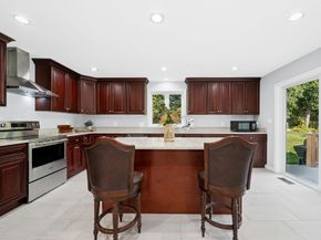 8 Laurel Ct, Acton MA 01720