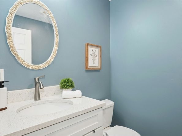 8 Laurel Ct, Acton MA 01720