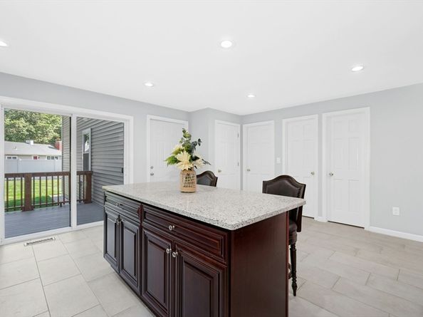 8 Laurel Ct, Acton MA 01720