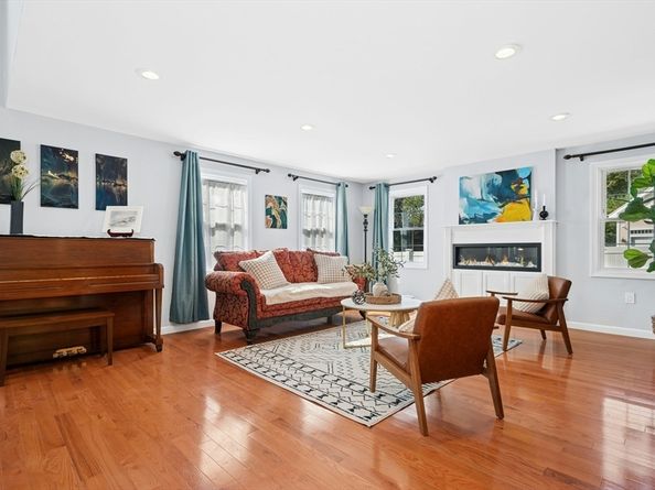 8 Laurel Ct, Acton MA 01720