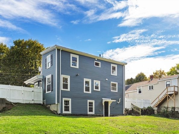 39 Garfield Ave, Woburn MA 01801