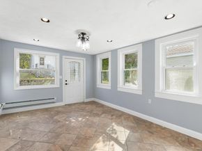 39 Garfield Ave, Woburn MA 01801
