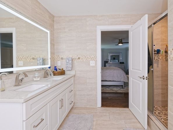 22 Jacobs Rd, Southbridge MA 01550