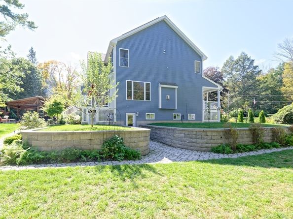 22 Jacobs Rd, Southbridge MA 01550