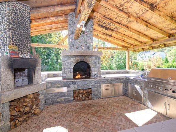 22 Jacobs Rd, Southbridge MA 01550